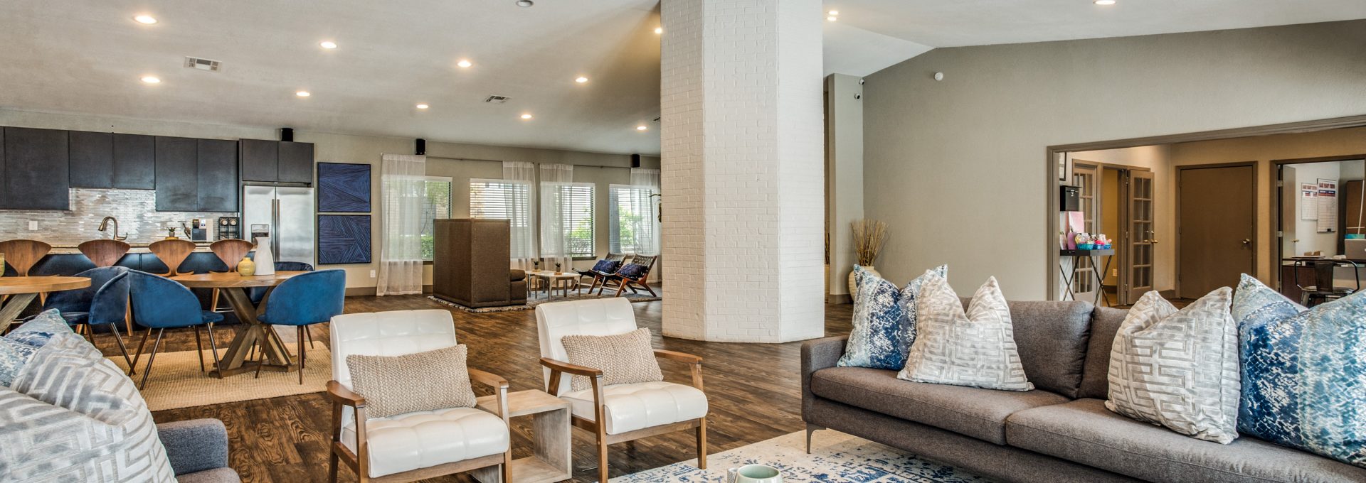 the living room at The  Mark at 2600